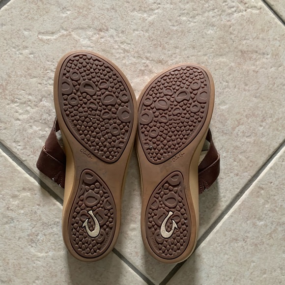 OluKai Women's Tan Leather Sandals - Picture 3 of 5